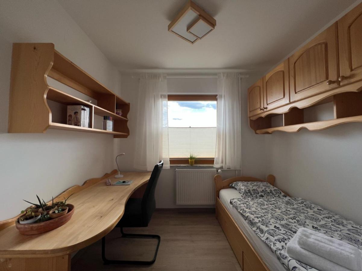 Apartma Ana In Manca Бегунье-на-Гореньскем Экстерьер фото